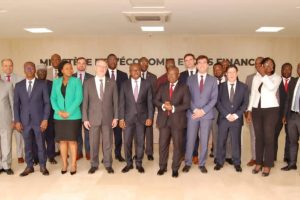 POUR UN MIX ÉNERGÉTIQUE RESPONSABLE AU BÉNIN: Le gouvernement signe les conventions de concession de quatre centrales solaire