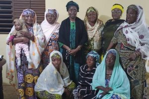 ÉCHOS DE LA CAMPAGNE D&rsquo;EXPLICATION ET D&rsquo;ÉCHANGES SUR LA VIE DU BR : Mariama Baba Moussa échange avec enseignants et femmes leaders de la 8ème CE