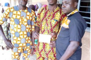FIN DES COURS DE VACANCES À PÈRÈRÈ : Yacoubou Guinéré, membre du parti Up le renouveau soutien financièrement les activités finales