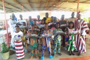 DON DE KITS SCOLAIRE AUX APPRENANTS PAR LA DIASPORA DE BOUKOUMBÉ : Un évènement parrainé par Mohamed Chafik dit Sylvestre N&rsquo;tcha