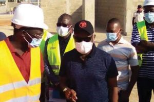 EXÉCUTION DES TRAVAUX DE CONSTRUCTION DU MARCHÉ GUEMA DE PARAKOU : Le ministre Didier Tonato fait une descente et rassure