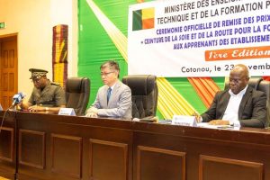 COOPÉRATION SSINO-BÉNINOISE : 57 apprenants béninois bénéficient des bourses d&rsquo;excellence