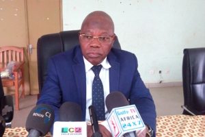 BENIN / NON RESPECT DU CALENDRIER SCOLAIRE : Salimane Karimou tape du poing sur la table et sonne la fin de la récré