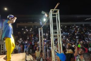 GRAND RASSEMBLEMENT DE LA JEUNESSE DE L&rsquo;ATACORA « THE FIRST CHILL » : Vano baby et une vingtaine d&rsquo;artistes ont mis le feu au stade de Natitingou
