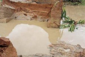 BÉNIN : SUITE AUX FORTES PLUIES ENREGISTRÉES DANS L&rsquo;ALIBORI : Le pont de karimama a cédé