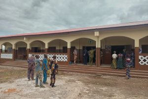 POUR GARANTIR LA MÊME CHANCE D&rsquo;ÉDUCATION À TOUS LES ENFANTS DE POBÈ : L&rsquo;ABeGIEF et la Mairie offrent des modules de salles aux élèves