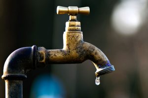 DEBAT SUR LA QUALITÉ DE L&rsquo;EAU DE LA POMPE: La Soneb met fin aux polémiques