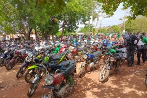 RÉPRESSION DES INFRACTIONS ROUTIÈRES AU BÉNIN : La Police Républicaine raffle plusieurs dizaines de motos à Natitingou pour plusieurs délits