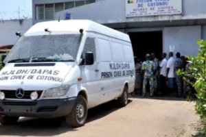 PRISON CIVILE DE COTONOU : Le régisseur limogé après la visite d&rsquo;un groupe de députés à Joël Aïvo