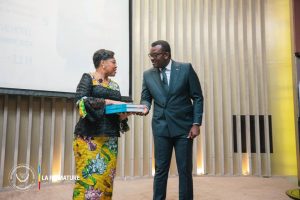 FONCTION PUBLIQUE EN RDC : La Ministre Judith Suminwa publie l&rsquo;annuaire alphabétique et numérique des cadres et agents de l&rsquo;État