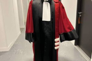 DU HANDICAP À LA RÉUSSITE : Bio Bienvenu Boni, un non-voyant au parcours exceptionnel devenu avocat