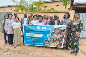 AUTONOMISATION DES FEMMES À PARAKOU : L&rsquo;ONG Ola Africa, en partenariat avec l&rsquo;association Obirin Ominira, outille les femmes sur la technique du tissu Batik