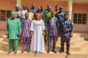 SÉCURITÉ PENDANT LA CÉLÉBRATION DU NOUVEL AN À NATITINGOU : Le maire Taté Ouindéyama échange avec les commissaires et chefs d&rsquo;arrondissement