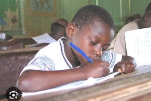 BÉNIN/EDUCATION : Un élève laisse une lettred&rsquo;adieu au Directeur de son école à Glazoué<div> </div>