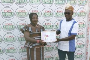 À L&rsquo;OCCASION DE LA CÉLÉBRATION DE LA JIF 2025 À NATITINGOU : La conseillère Marguerite Daraté distinguée « Femme Dynamique » par le groupe Ewa Afrika