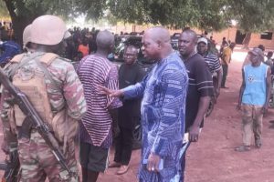 DÉPLACEMENT MASSIF À TANONGOU : Le maire Zakari Boukary appelle au calme et rassure les populations