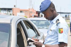 INTERDICTION DE CIRCULATION DES VÉHICULES AUX VITRES TEINTÉES AU BÉNIN : La phase répressive enclenchée ce 1er octobre 2025