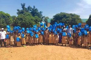 REMISE DE KITS SCOLAIRES À L&rsquo;EPP SOSSOUNA À NATITINGOU : La coopération entre Rillieux la pape en France et Natitingou en marche