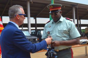 BÉNIN/SÉCURITÉ NATIONALE : Les États-Unis renforcent le Bénin avec plus d’un milliard FCFA de matériels militaires
